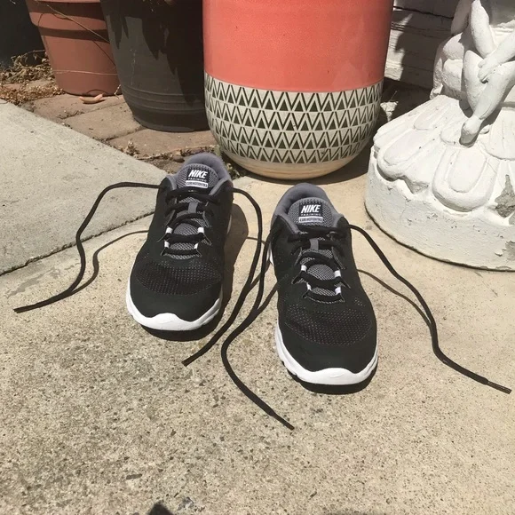 Nike Training Core Motion TR3 Black and Gray Shoes - Picture 5 of 15